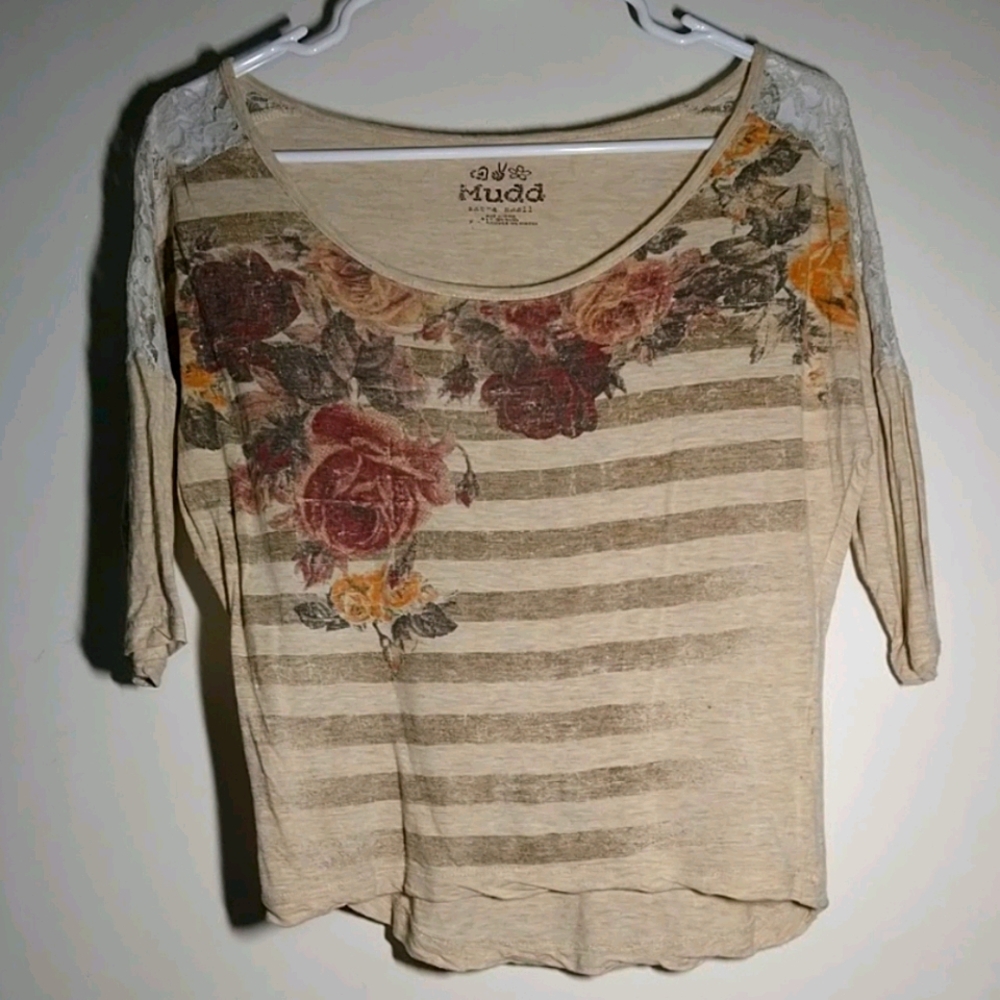 Womens XS Mudd Quarter Sleeve Floral Lace Shirt